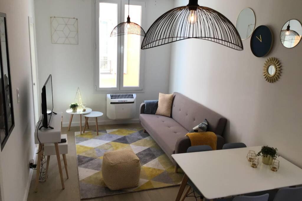 Appartement 2 chambres refait à neuf, climatisé, à 2 min de la mer Nice Extérieur photo